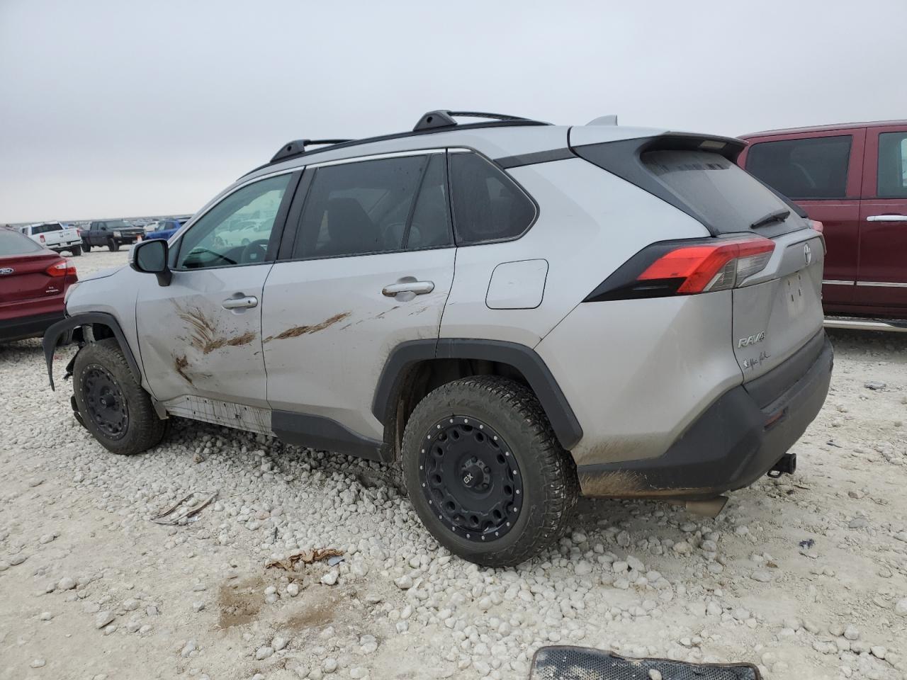2020 TOYOTA RAV4 XLE - Image 2