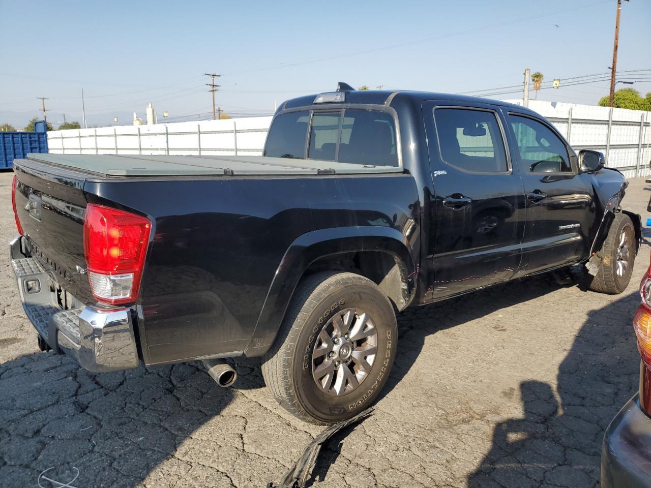 2017 TOYOTA TACOMA DOU - Фото 3