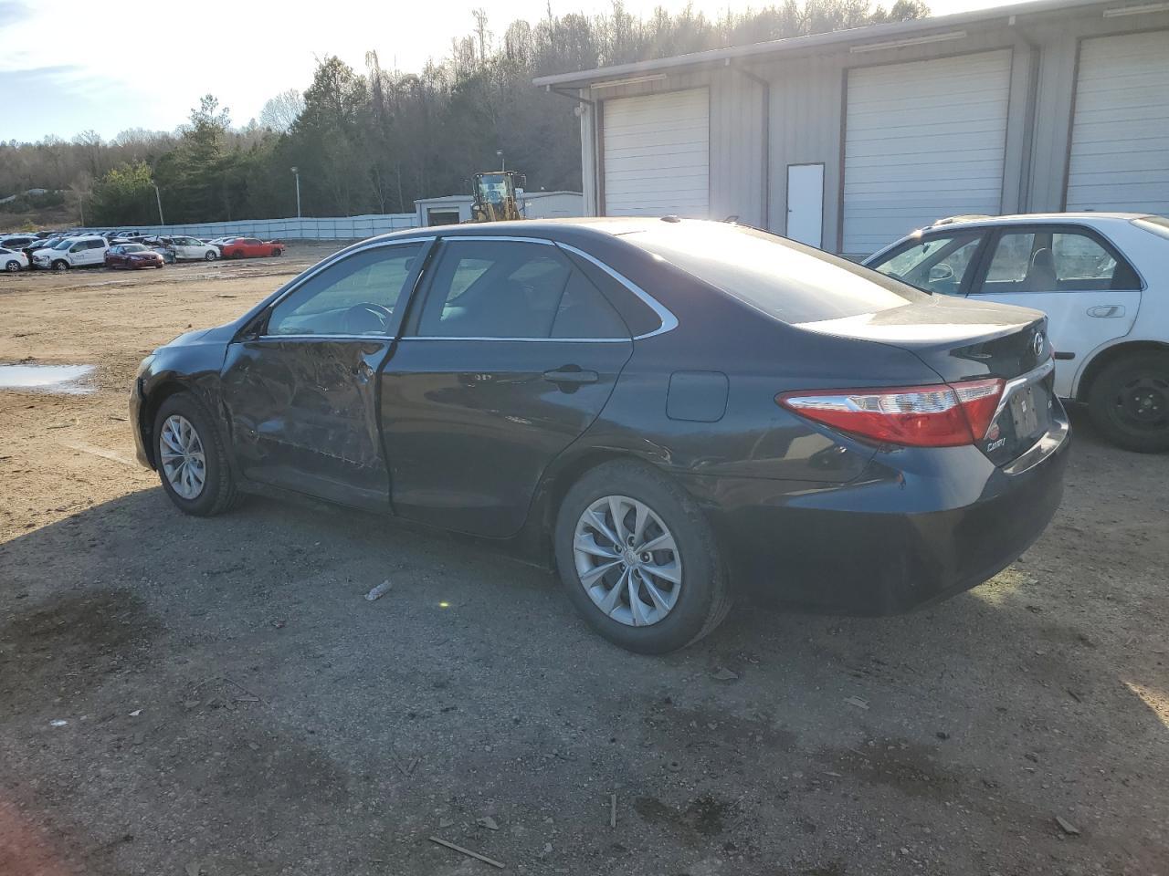 2016 TOYOTA CAMRY LE - Фото 2