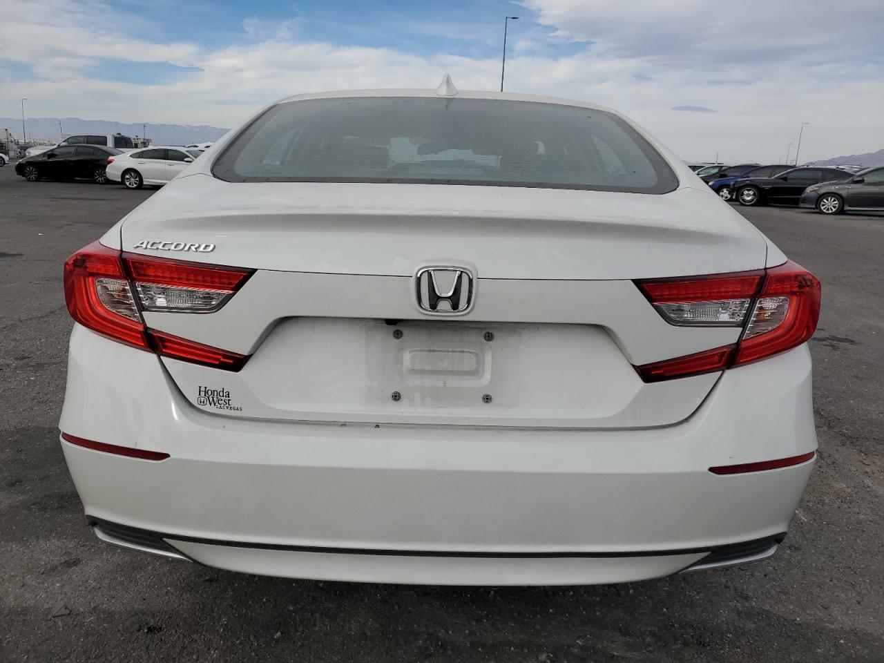 2018 HONDA ACCORD LX - Фото 6