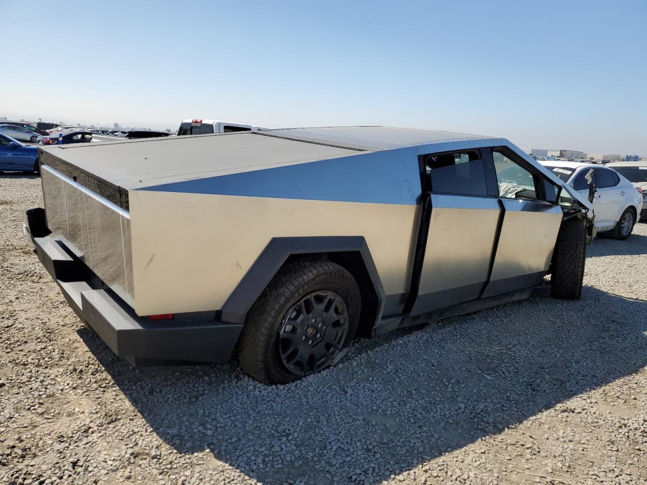 2024 TESLA CYBERTRUCK - Image 3