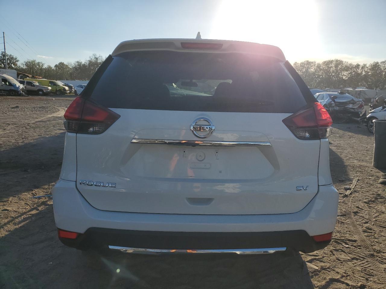 2017 NISSAN ROGUE S - Фото 6