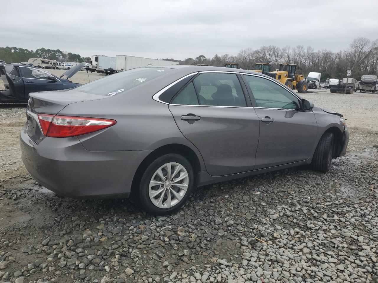 2016 TOYOTA CAMRY LE - Фото 3