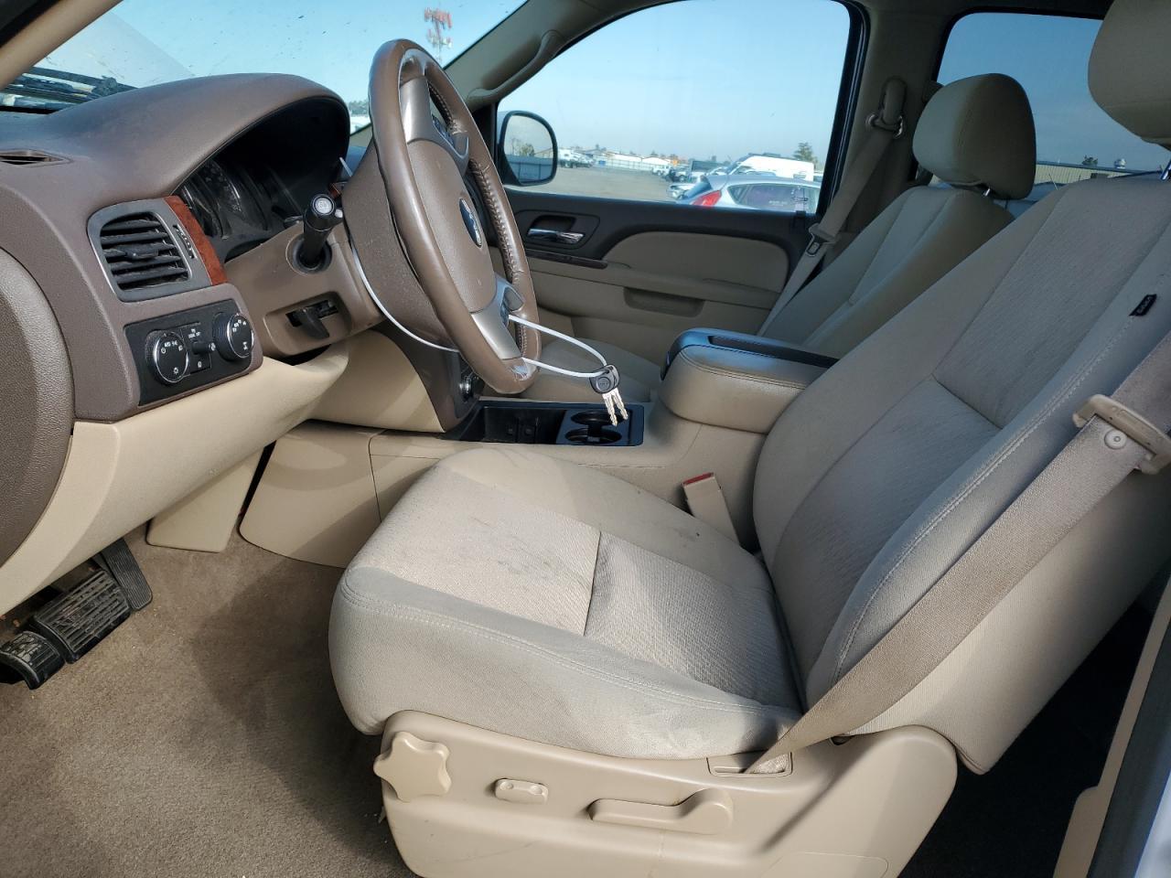 2012 GMC YUKON SLE - Image 7