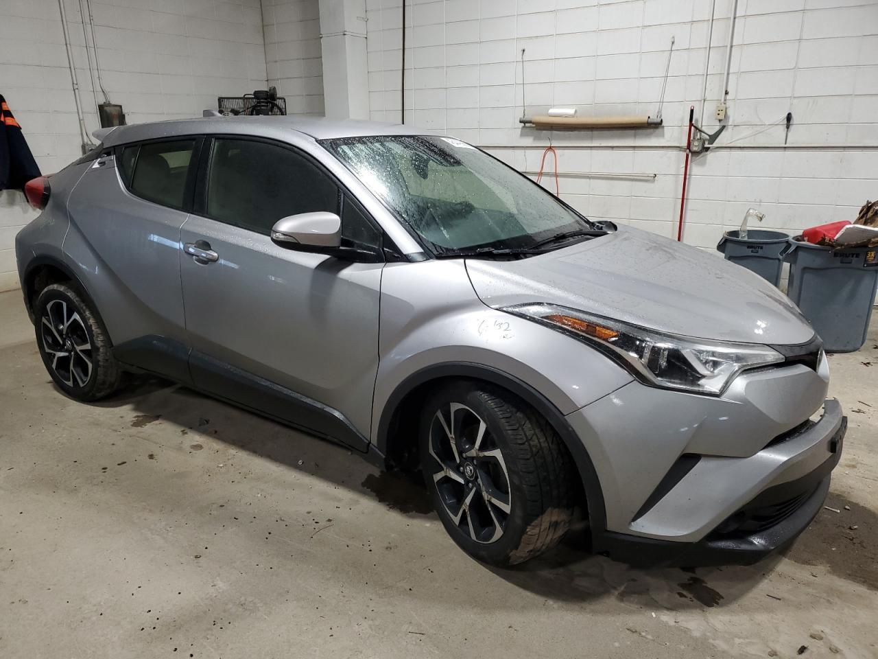 2019 TOYOTA C-HR XLE - Image 4
