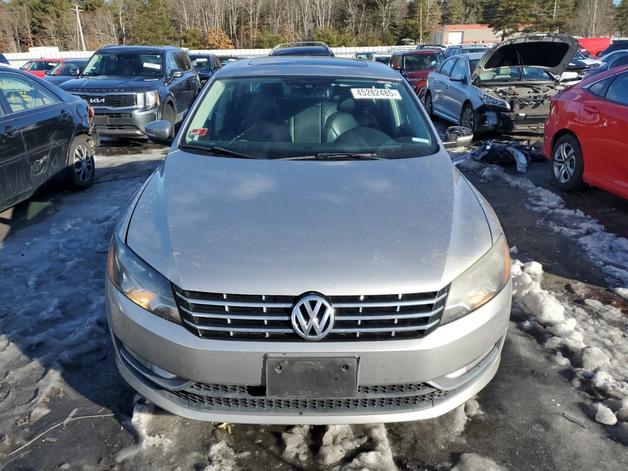 2013 VOLKSWAGEN PASSAT SEL - Image 5