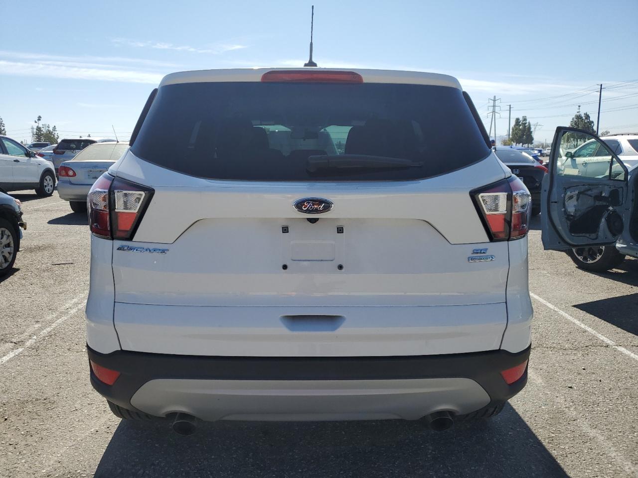 2017 FORD ESCAPE SE - Фото 6
