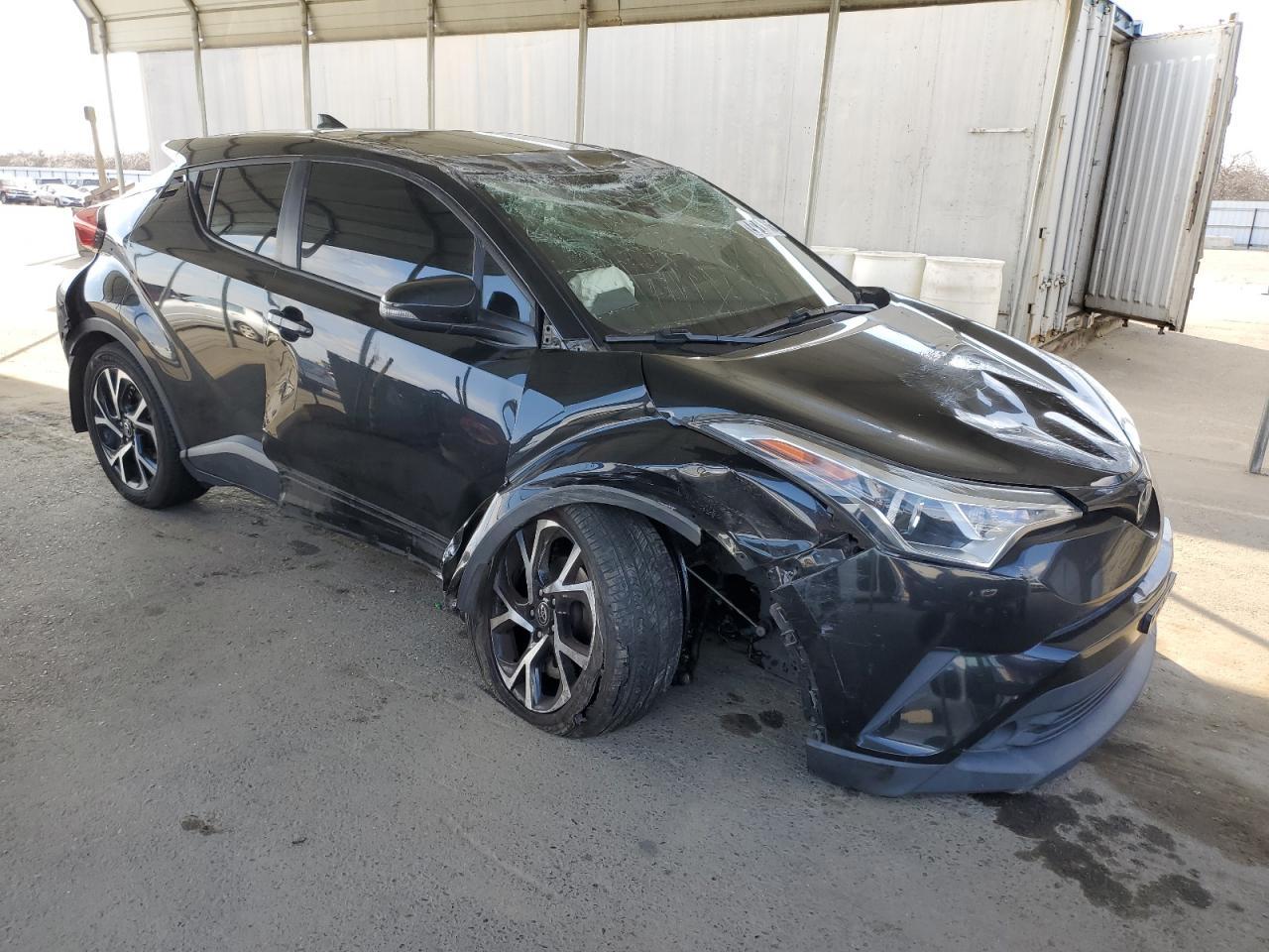 2018 TOYOTA C-HR XLE - Фото 4