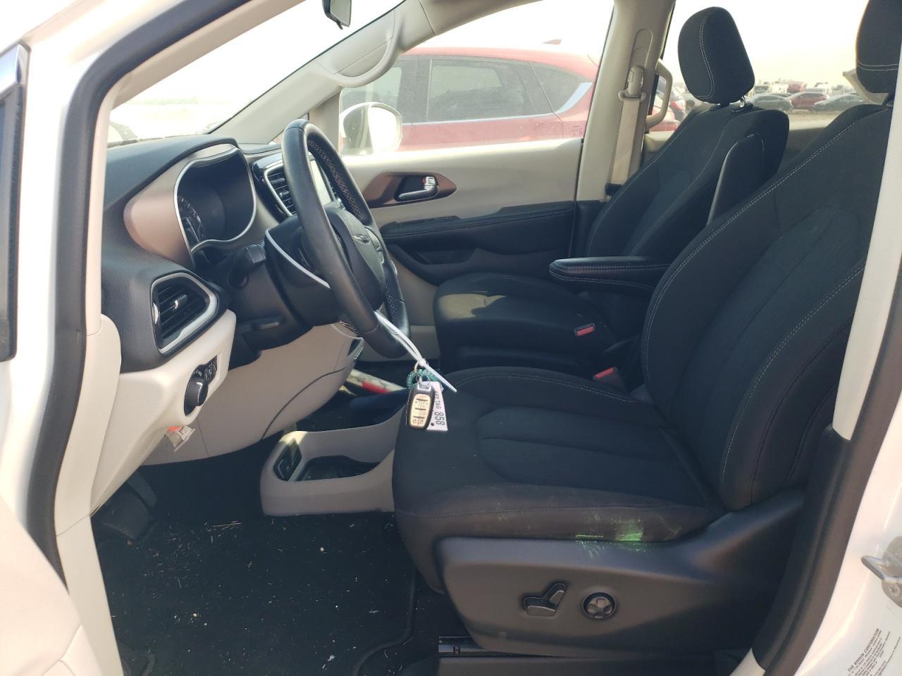 2022 CHRYSLER VOYAGER LX - Фото 7