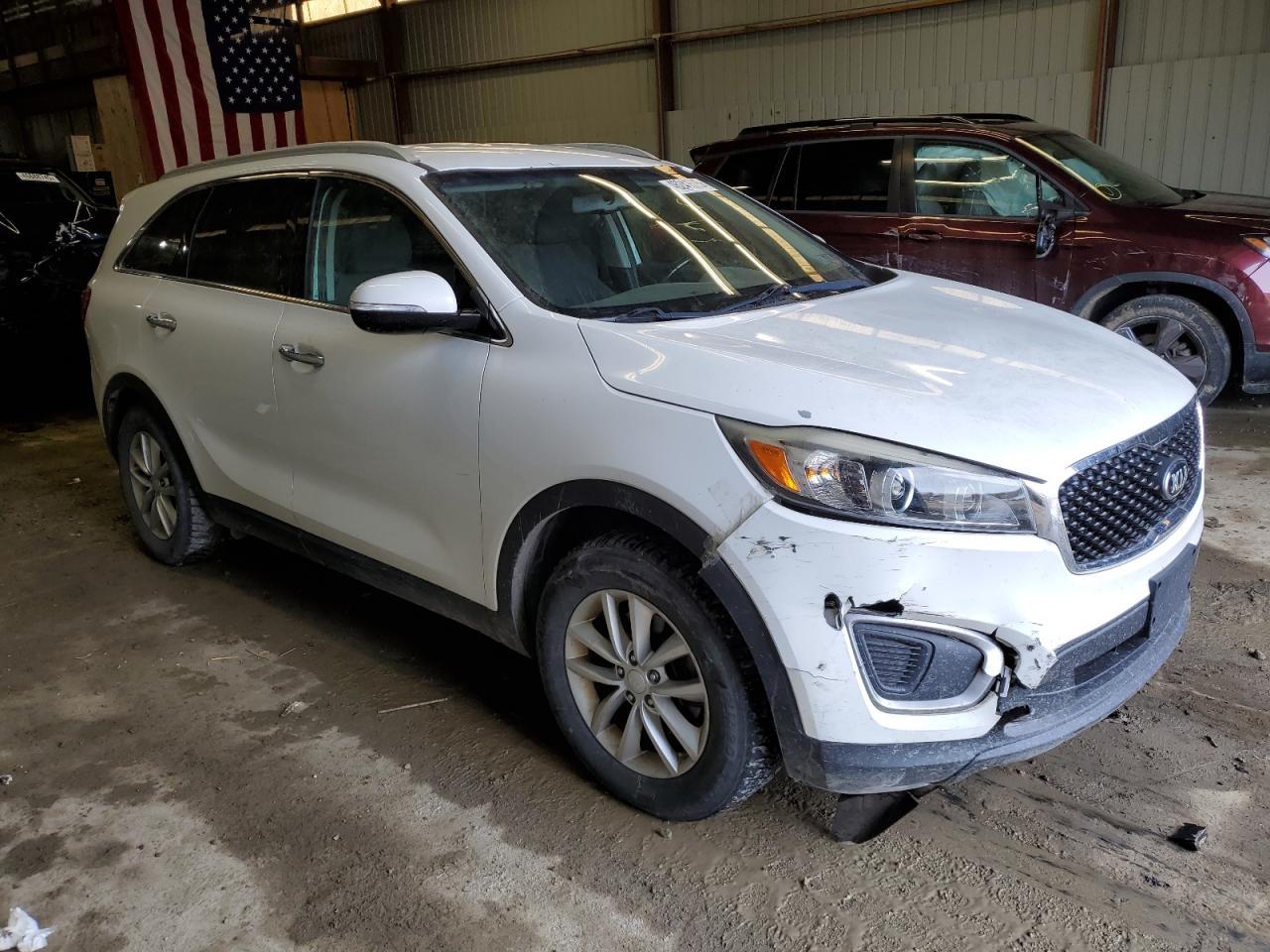 2016 KIA SORENTO LX - Image 4