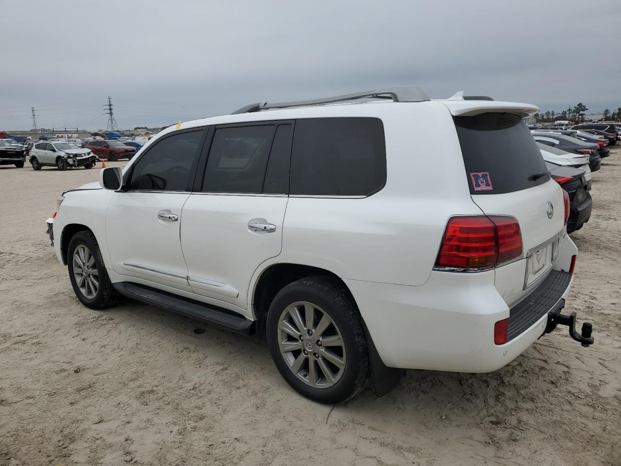 2011 LEXUS LX 570 - Фото 2