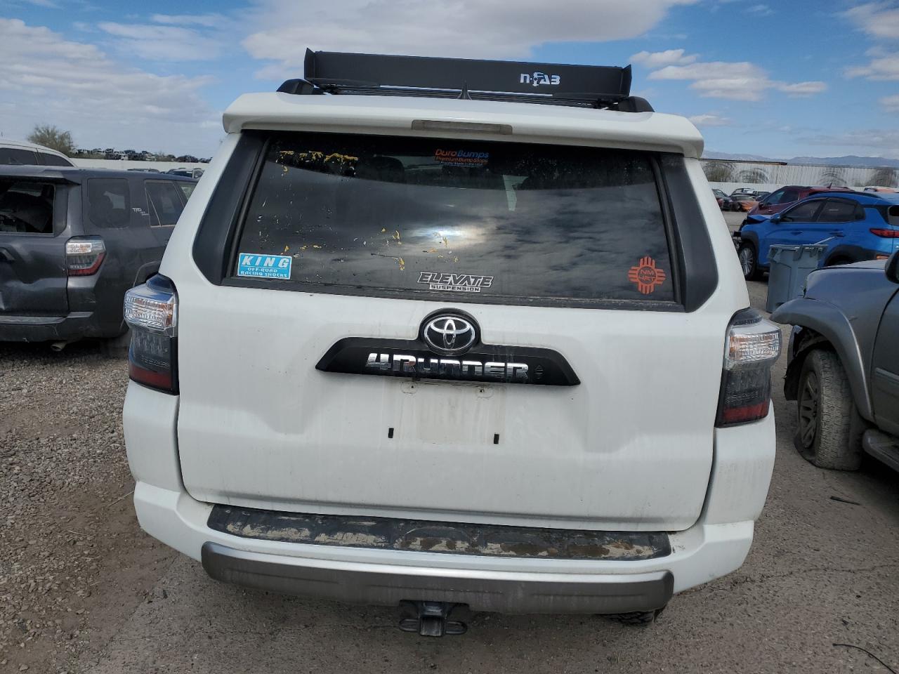 2022 TOYOTA 4RUNNER SR - Фото 6