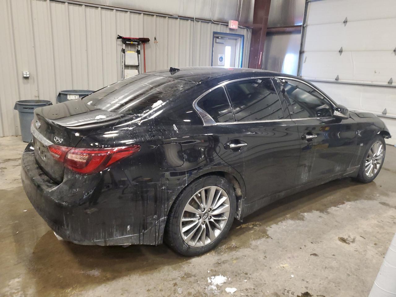 2018 INFINITI Q50 LUXE - Image 3
