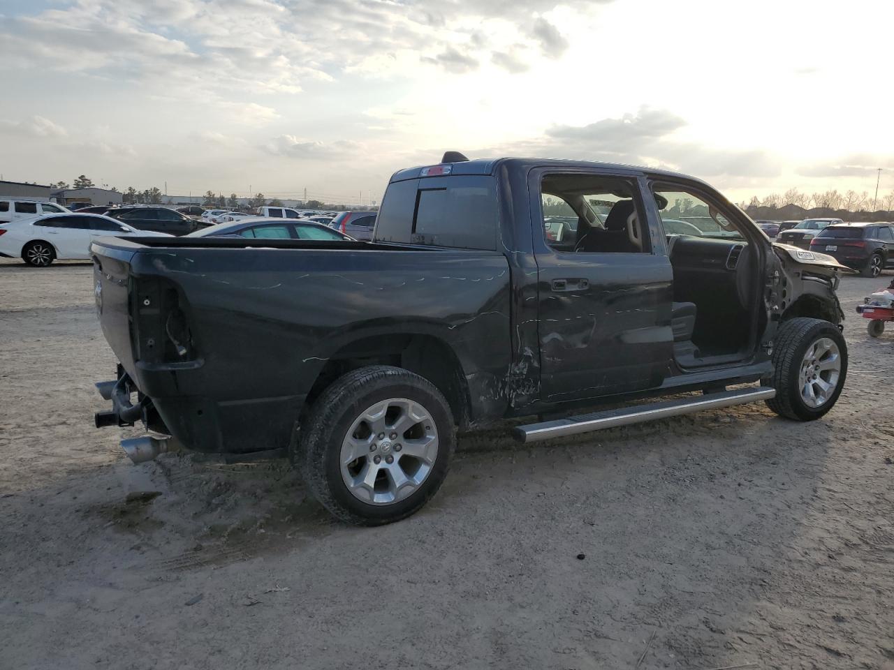 2019 RAM 1500 BIG H - Image 3