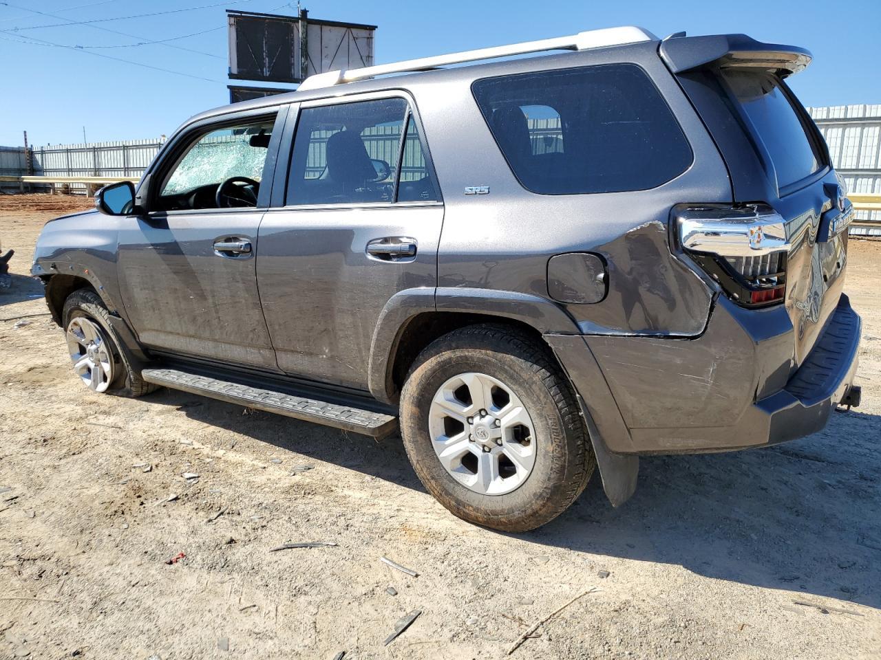 2018 TOYOTA 4RUNNER SR - Image 2