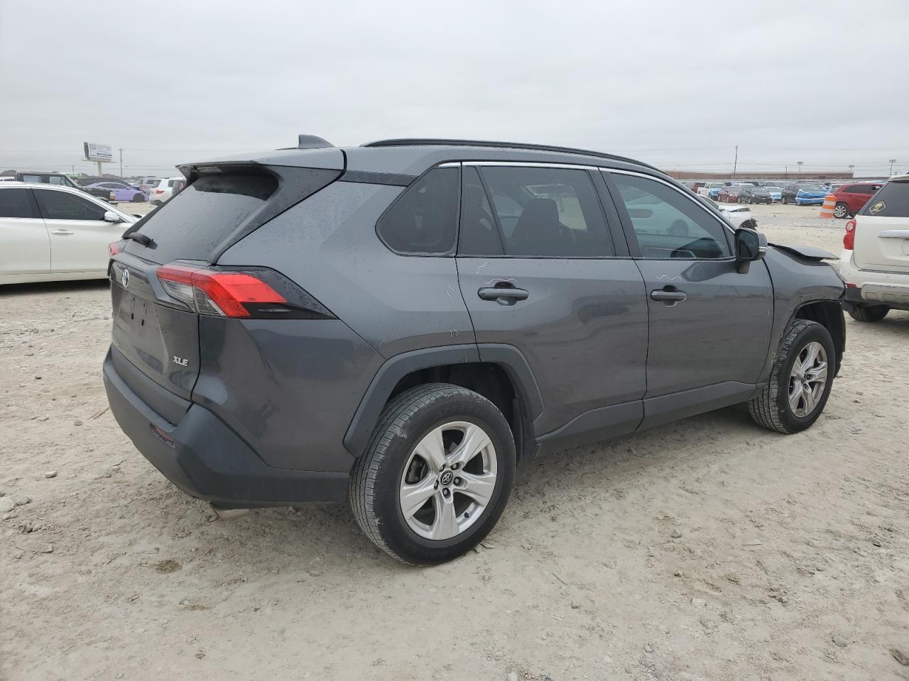 2020 TOYOTA RAV4 XLE - Image 3