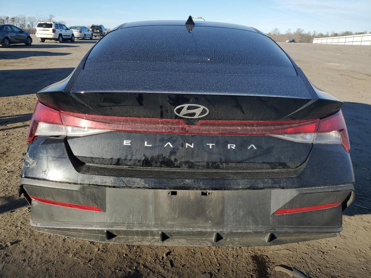 2024 HYUNDAI ELANTRA SE - Фото 6