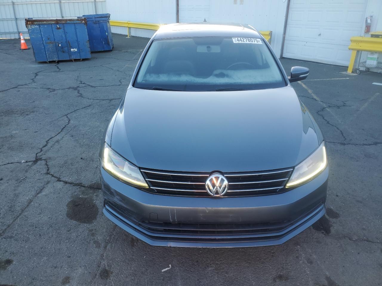 2017 VOLKSWAGEN JETTA SE - Фото 5