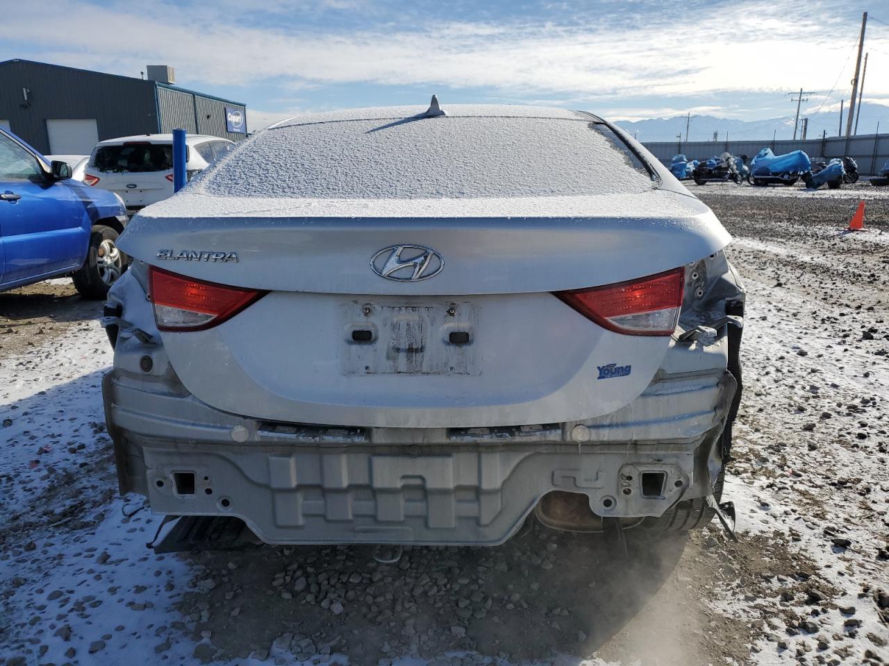 2013 HYUNDAI ELANTRA GL - Image 6