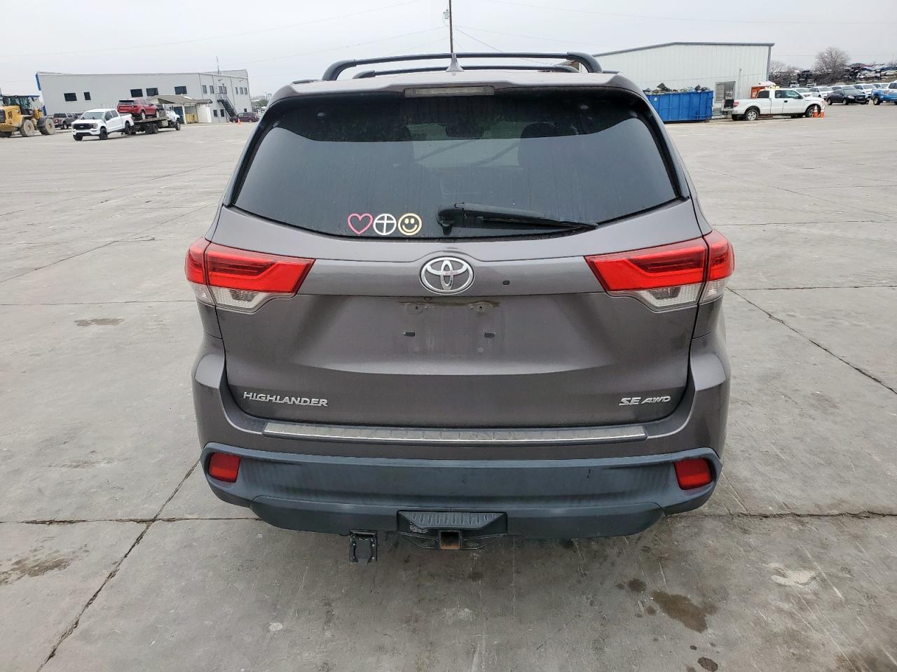 2018 TOYOTA HIGHLANDER - Image 6
