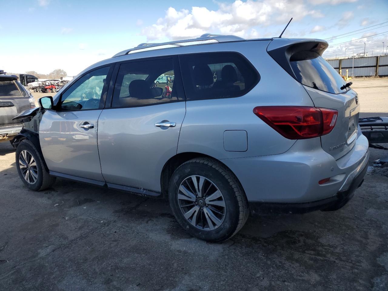 2017 NISSAN PATHFINDER - Image 2