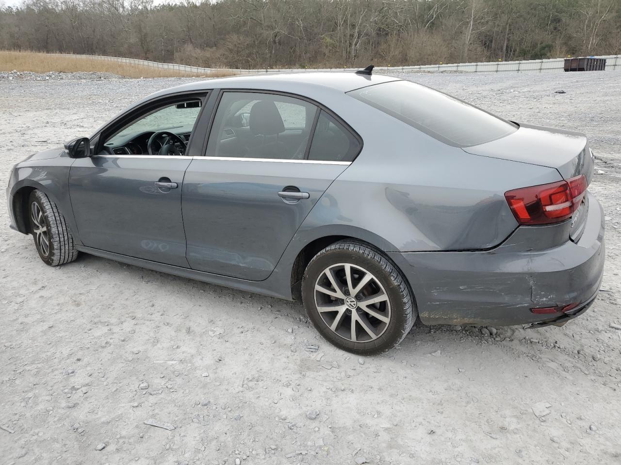 2017 VOLKSWAGEN JETTA SE - Image 2