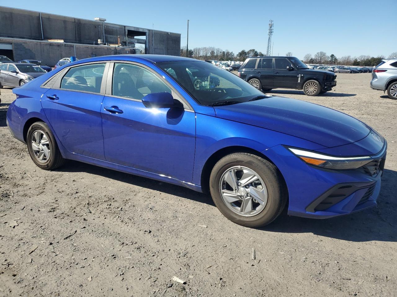 2024 HYUNDAI ELANTRA SE - Фото 4