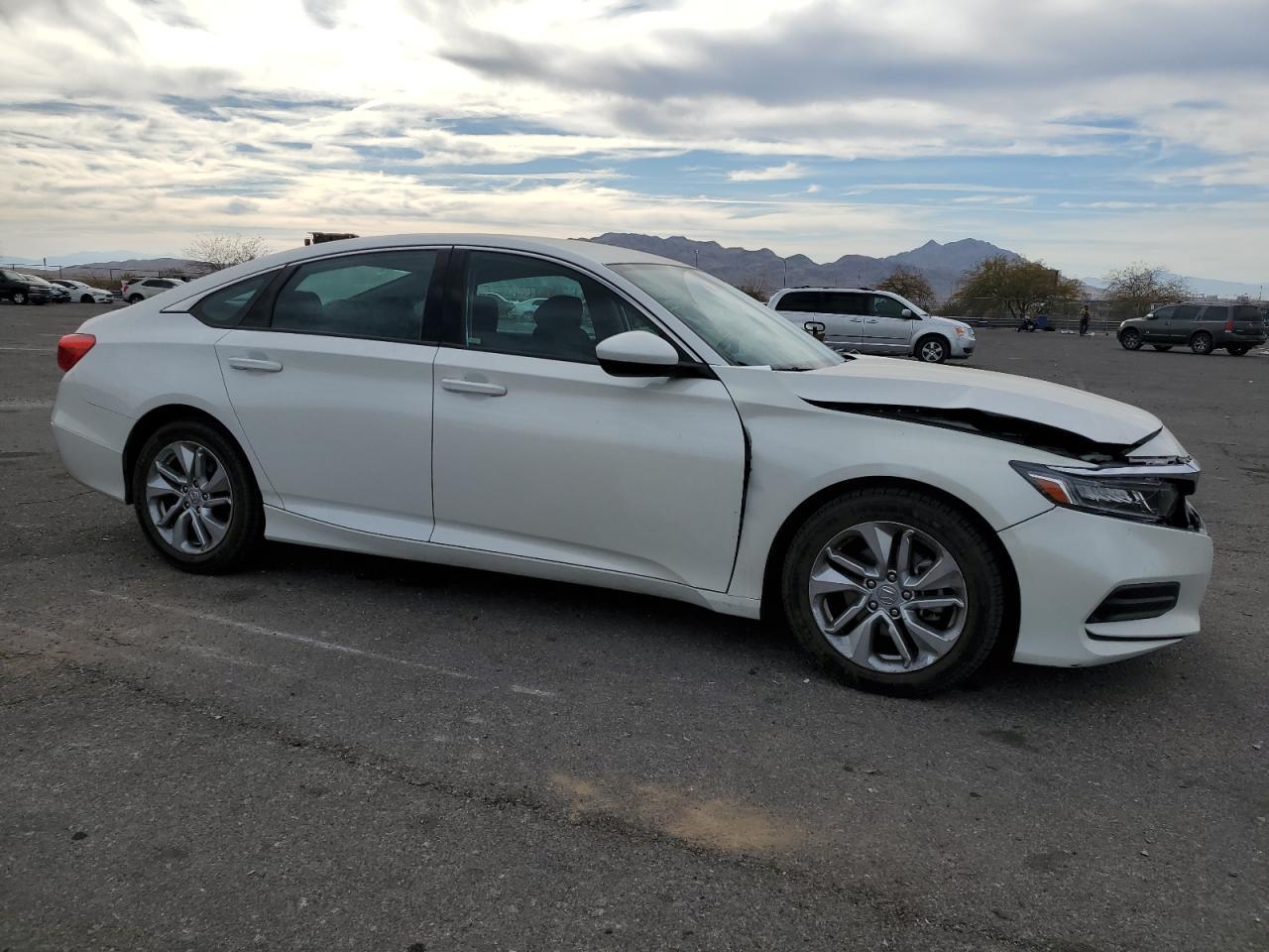 2018 HONDA ACCORD LX - Фото 4