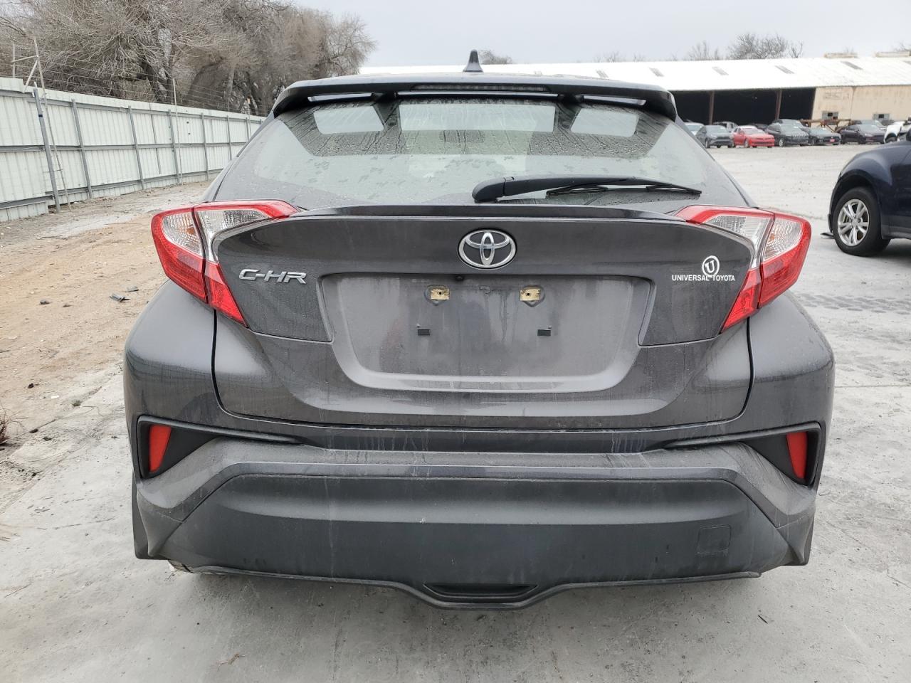 2021 TOYOTA C-HR XLE - Фото 6