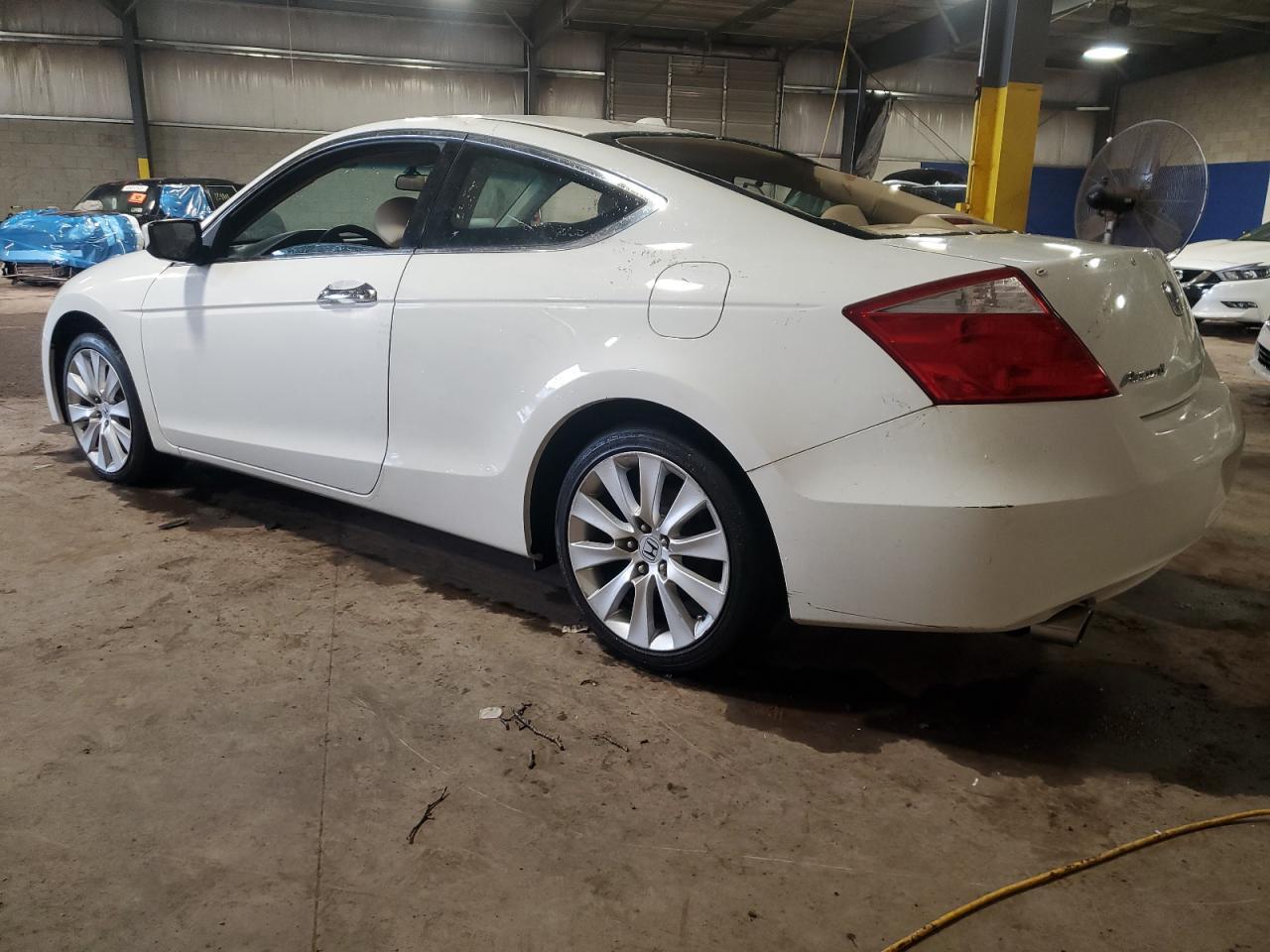 2010 HONDA ACCORD EXL - Image 2