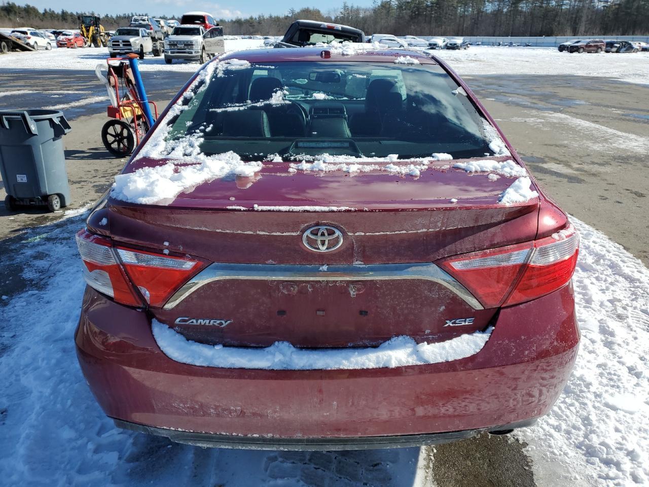 2015 TOYOTA CAMRY LE - Фото 6