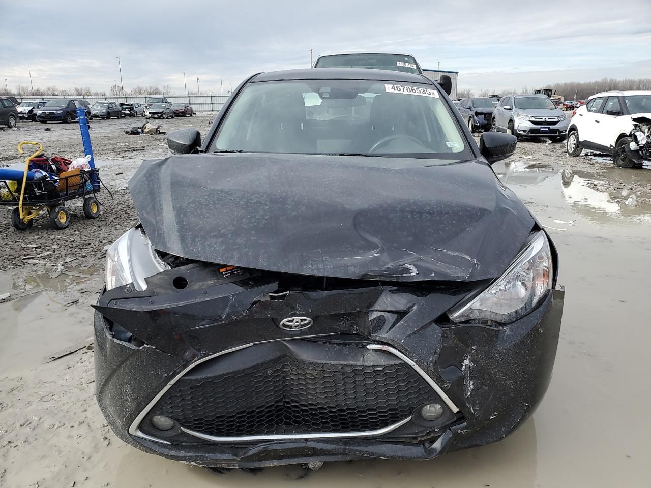 2020 TOYOTA YARIS LE - Фото 5