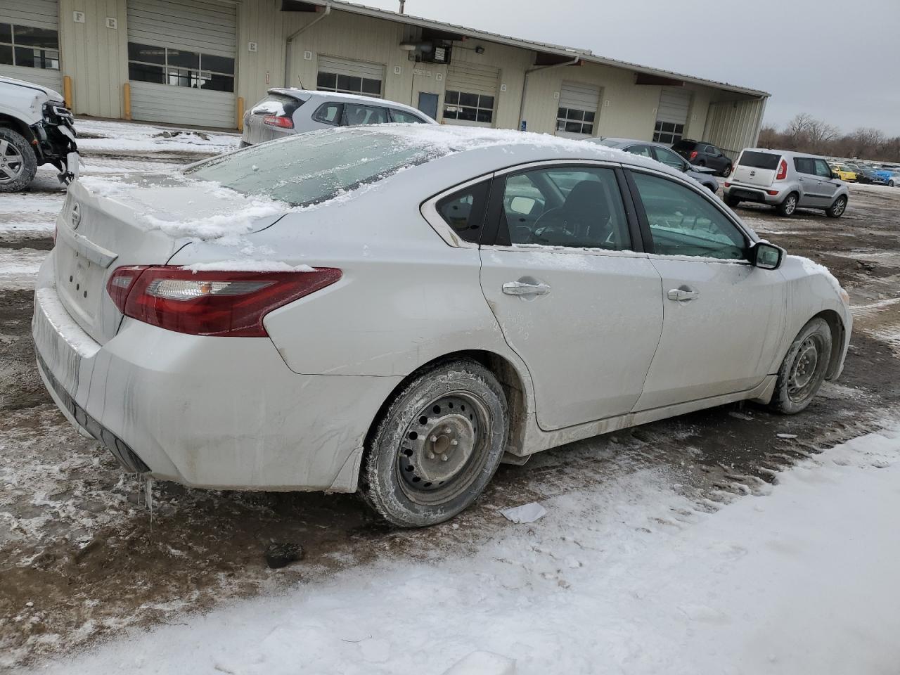 2018 NISSAN ALTIMA 2.5 - Фото 3