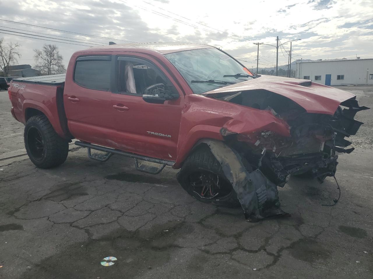 2017 TOYOTA TACOMA DOU - Фото 4