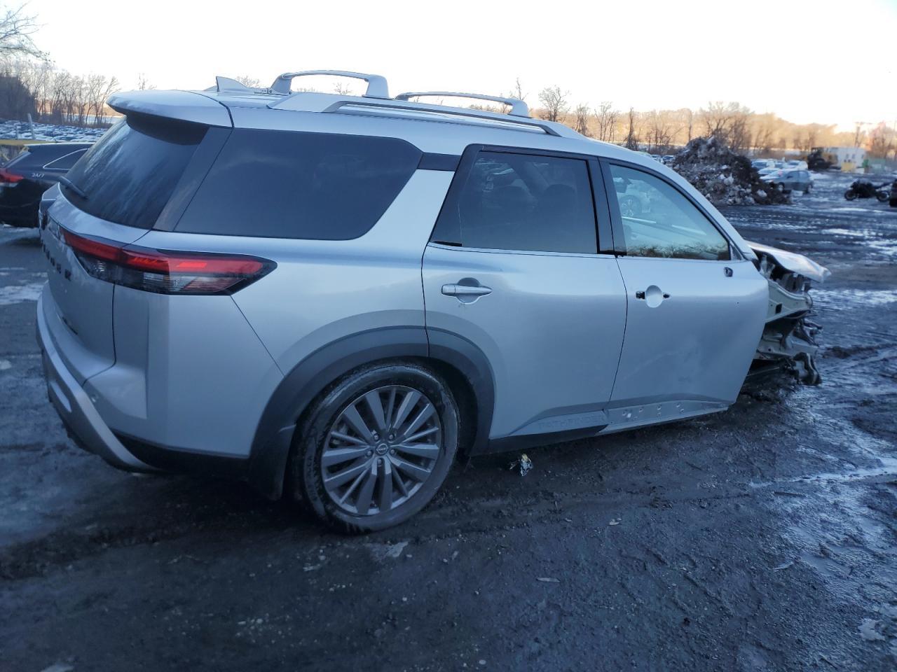 2023 NISSAN PATHFINDER - Image 3
