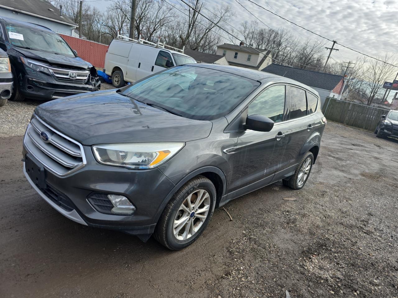 2017 FORD ESCAPE SE - Фото 2