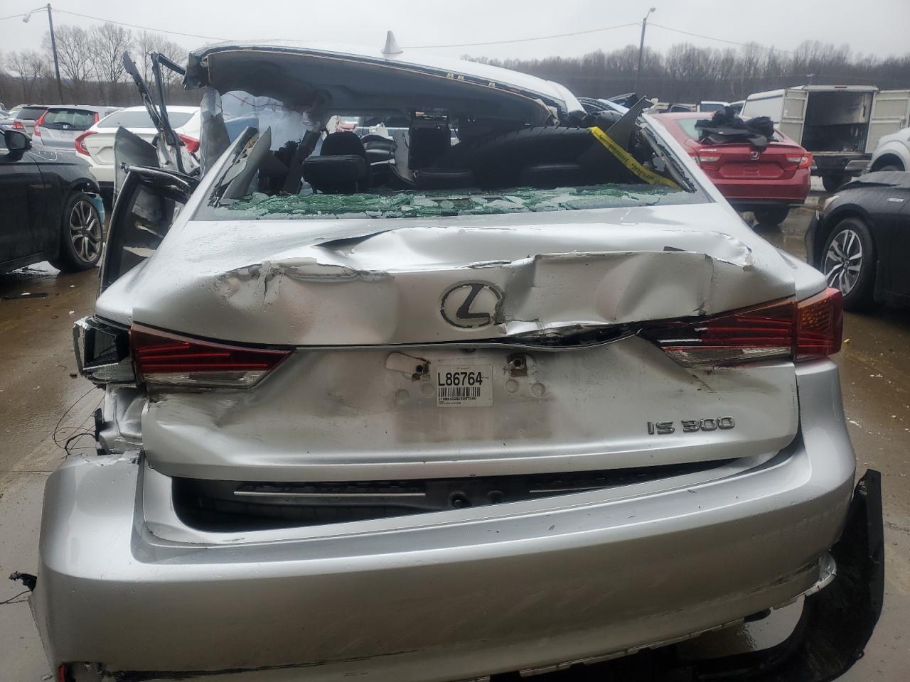 2019 LEXUS IS 300 - Фото 6