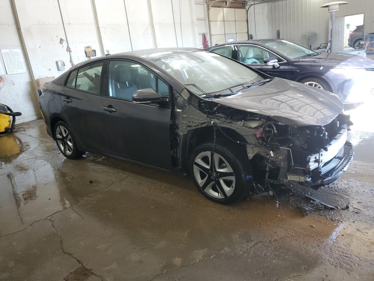 2016 TOYOTA PRIUS - Image 4