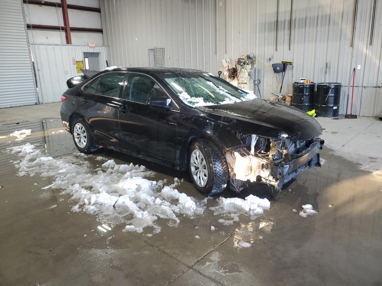 2017 TOYOTA CAMRY LE - Фото 4