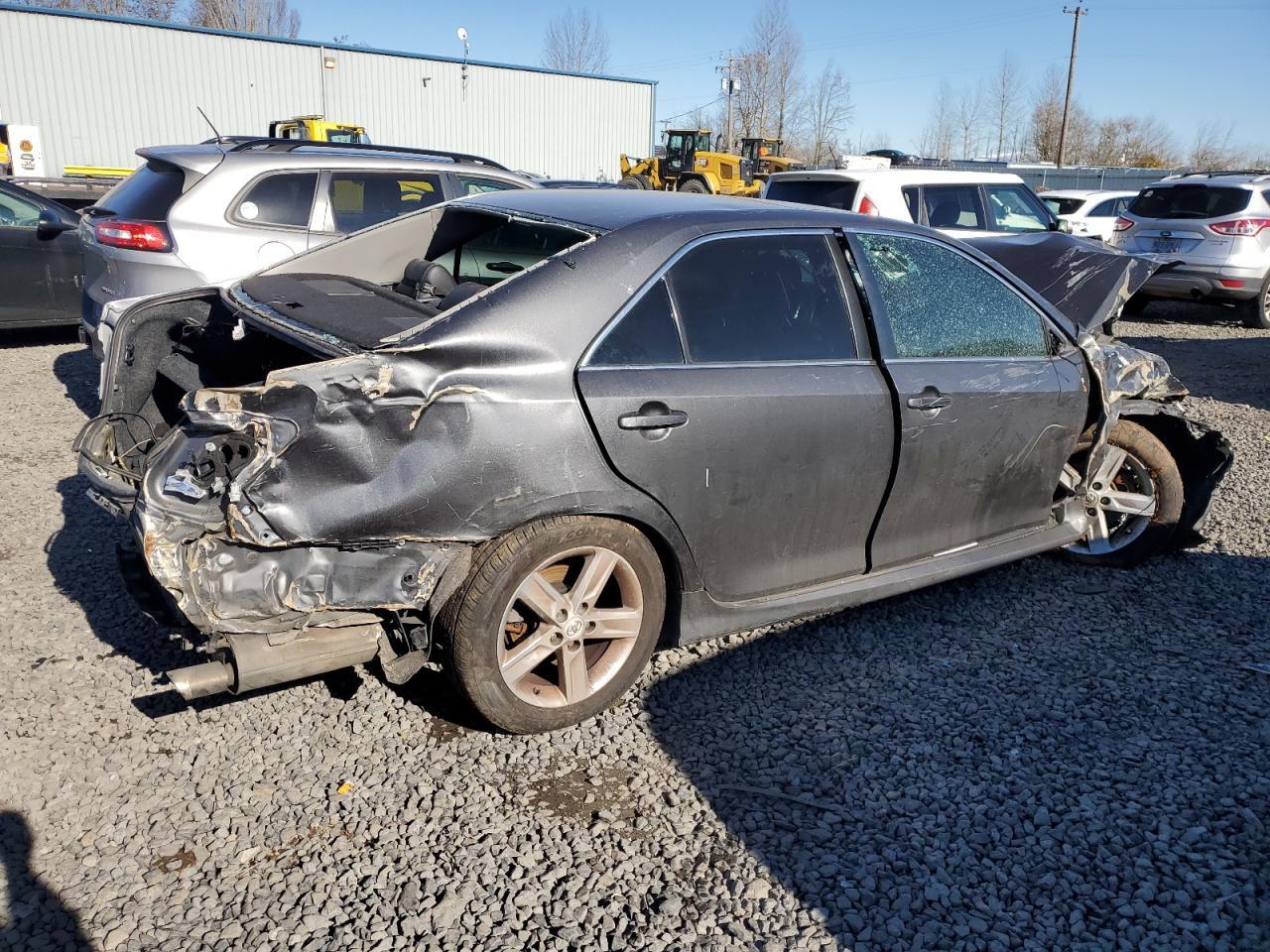 2012 TOYOTA CAMRY BASE - Фото 3
