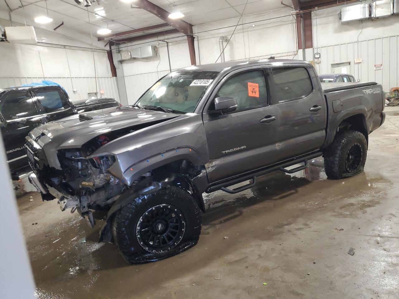 2017 TOYOTA TACOMA DOU