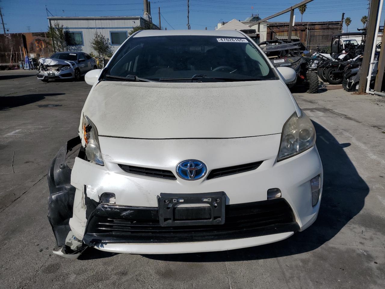 2015 TOYOTA PRIUS - Image 5