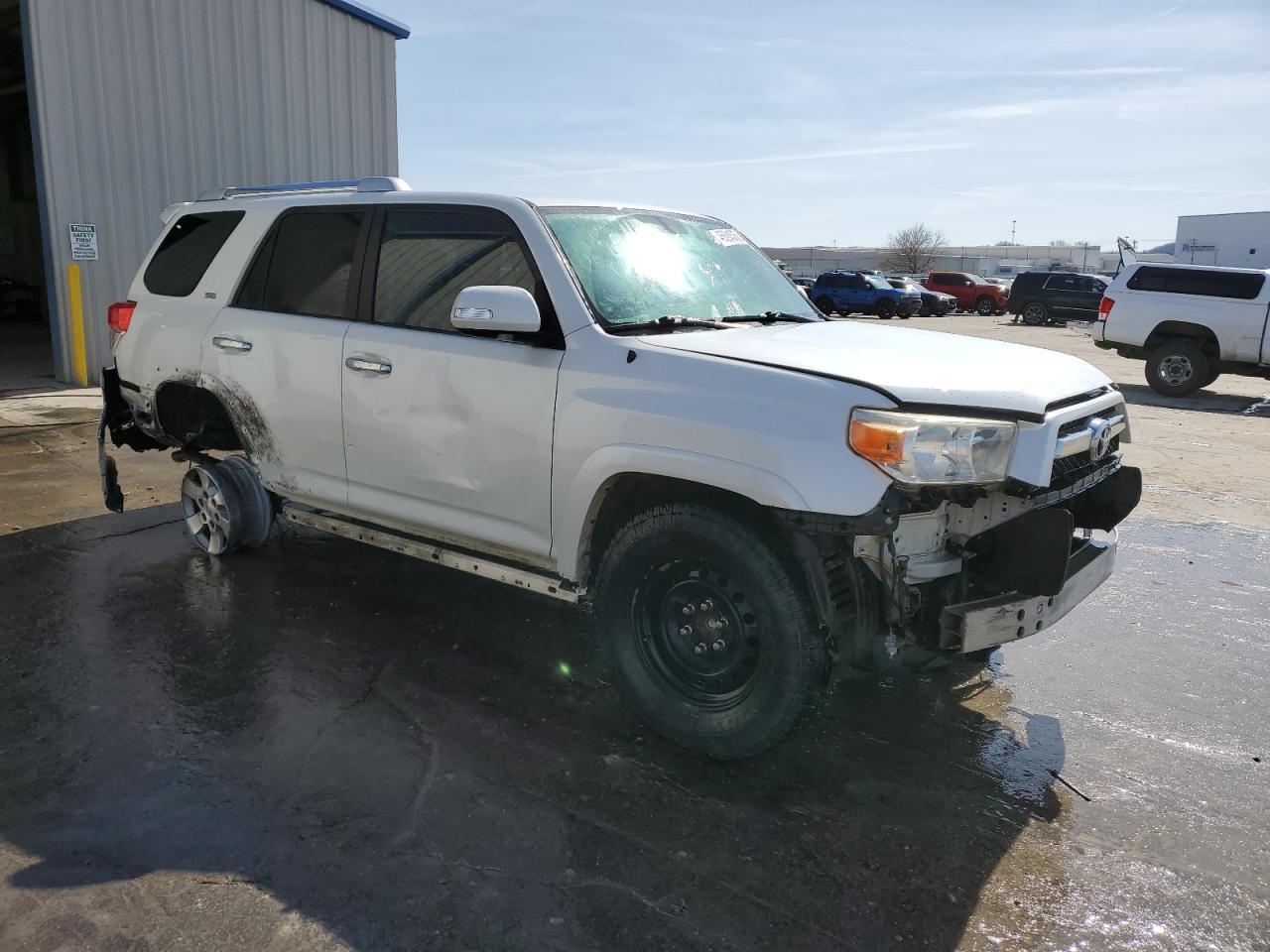 2011 TOYOTA 4RUNNER SR - Image 4