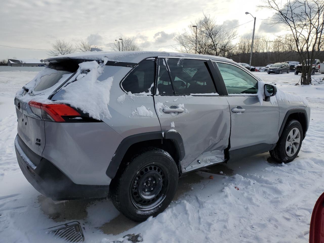 2023 TOYOTA RAV4 LE - Фото 3