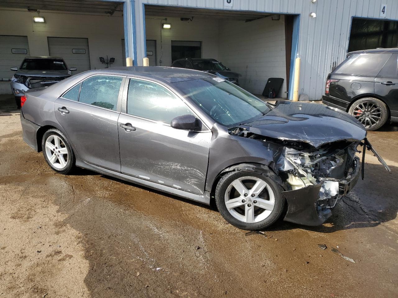 2014 TOYOTA CAMRY L - Image 4