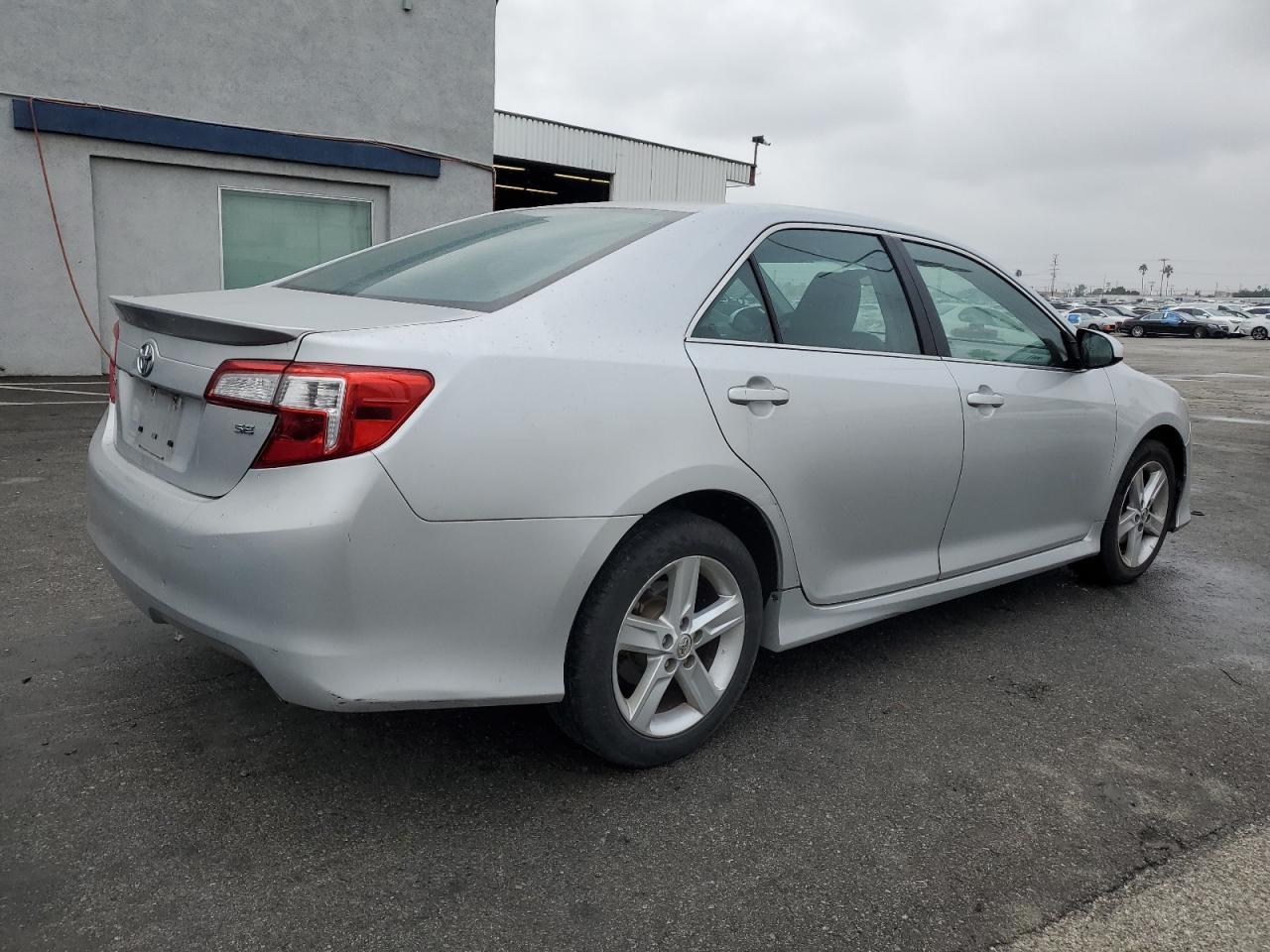 2014 TOYOTA CAMRY L - Фото 3