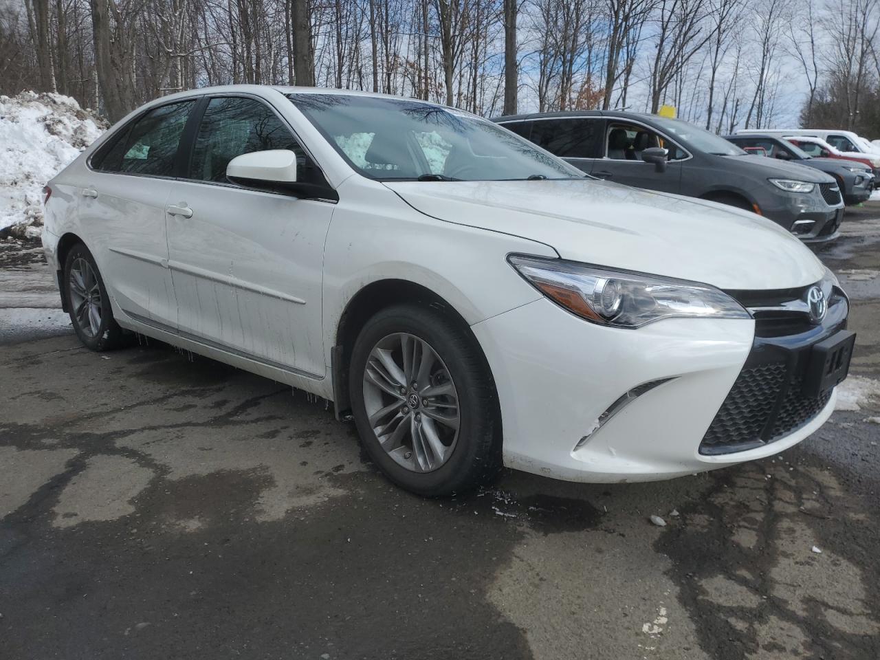 2017 TOYOTA CAMRY LE - Image 4