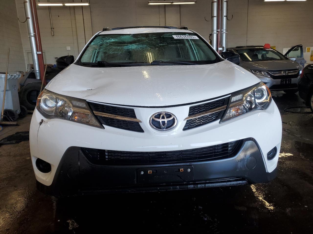 2015 TOYOTA RAV4 LE - Фото 5