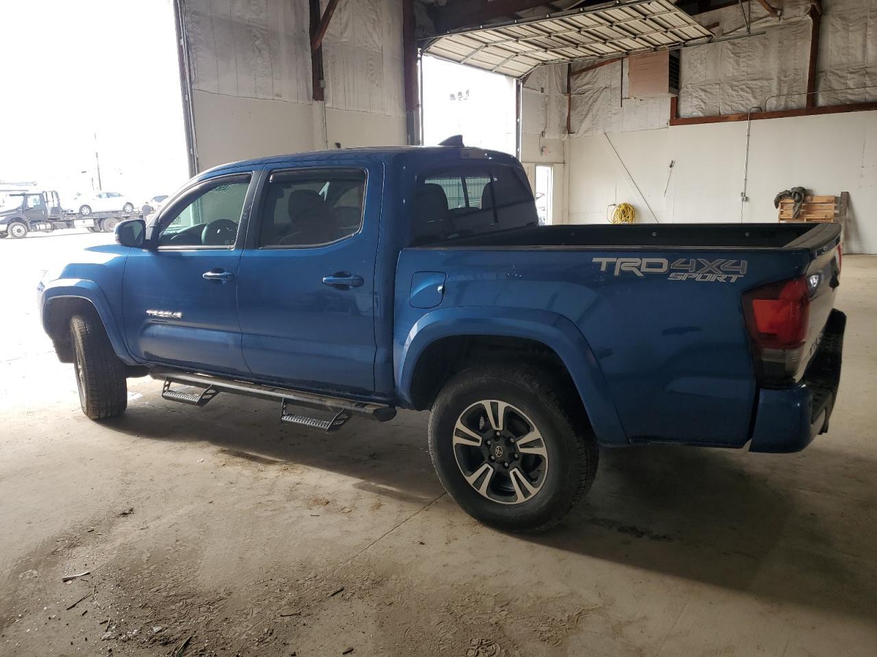 2018 TOYOTA TACOMA DOU - Фото 2