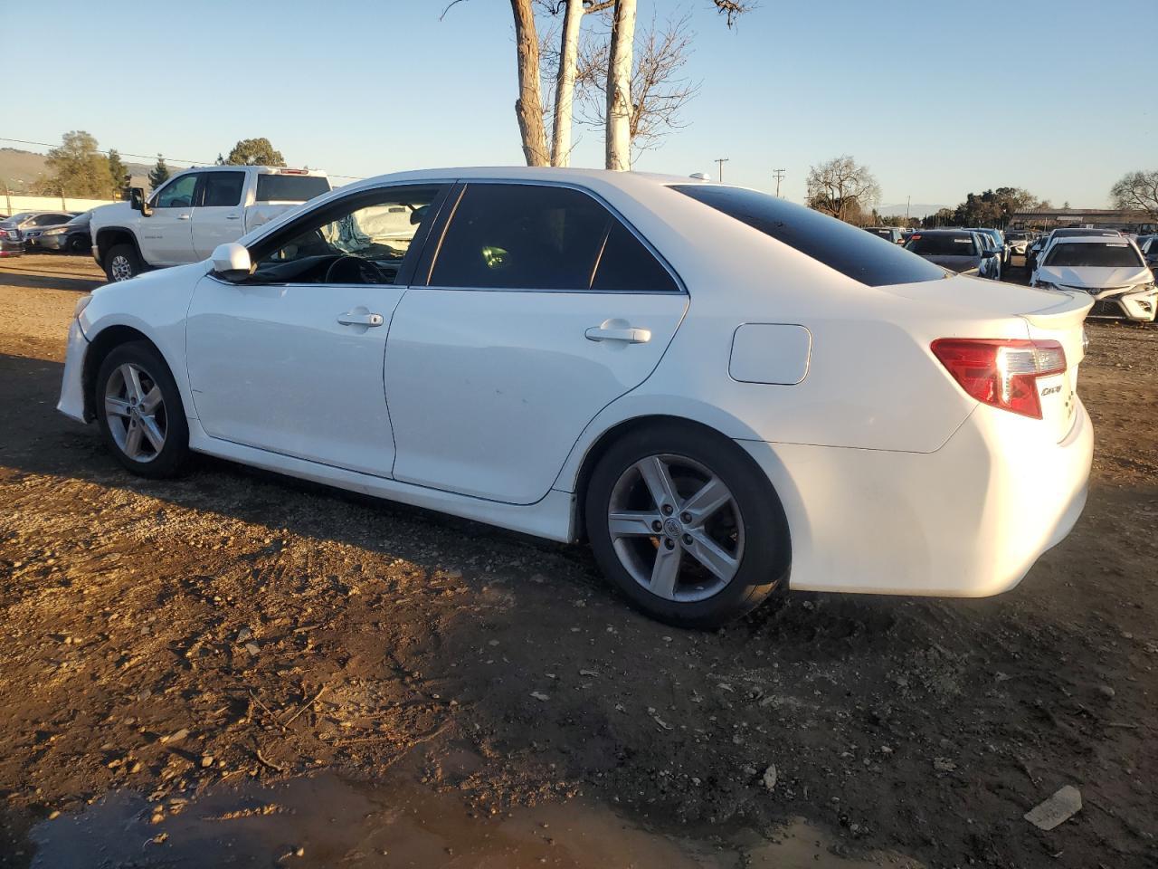 2014 TOYOTA CAMRY L - Фото 2